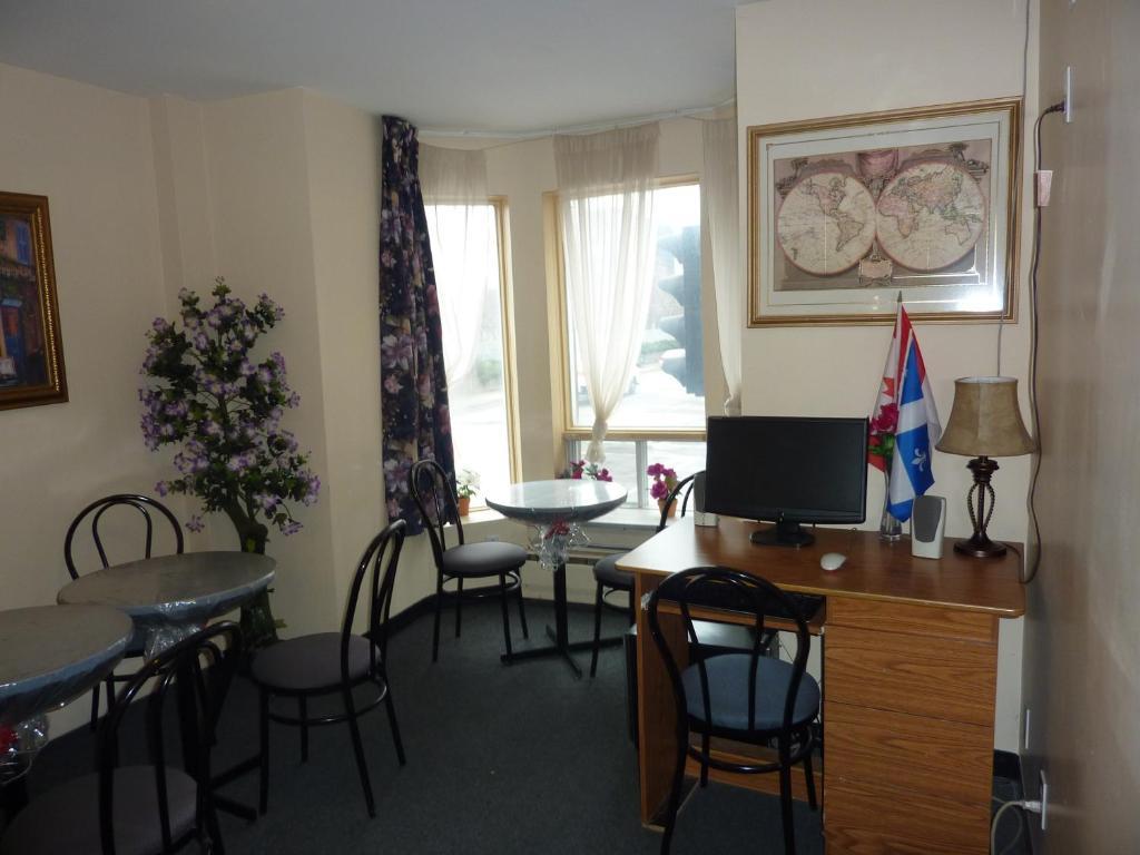 Hotel Viger Монреал Екстериор снимка