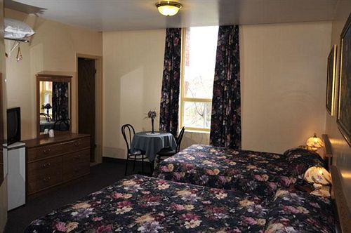 Hotel Viger Монреал Екстериор снимка