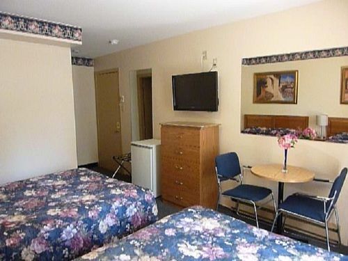 Hotel Viger Монреал Екстериор снимка