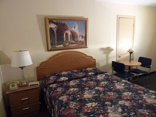 Hotel Viger Монреал Екстериор снимка